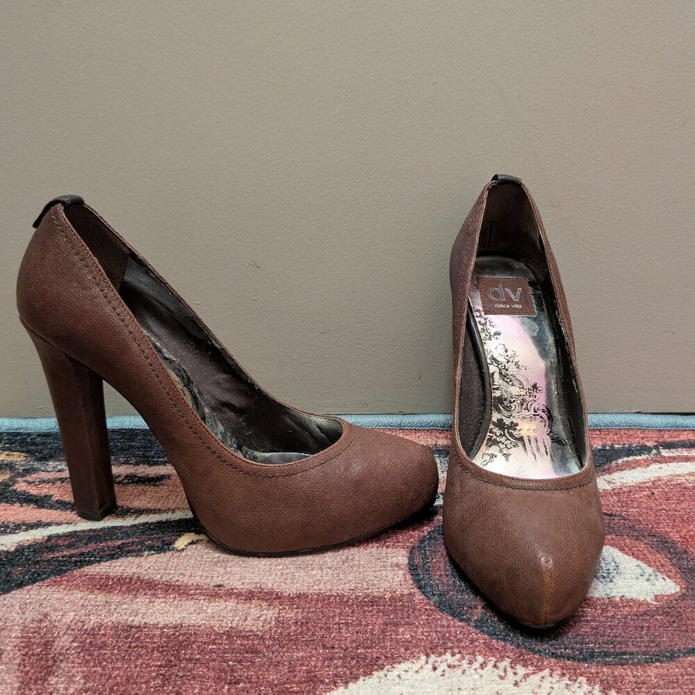 Beautiful Brown Pump